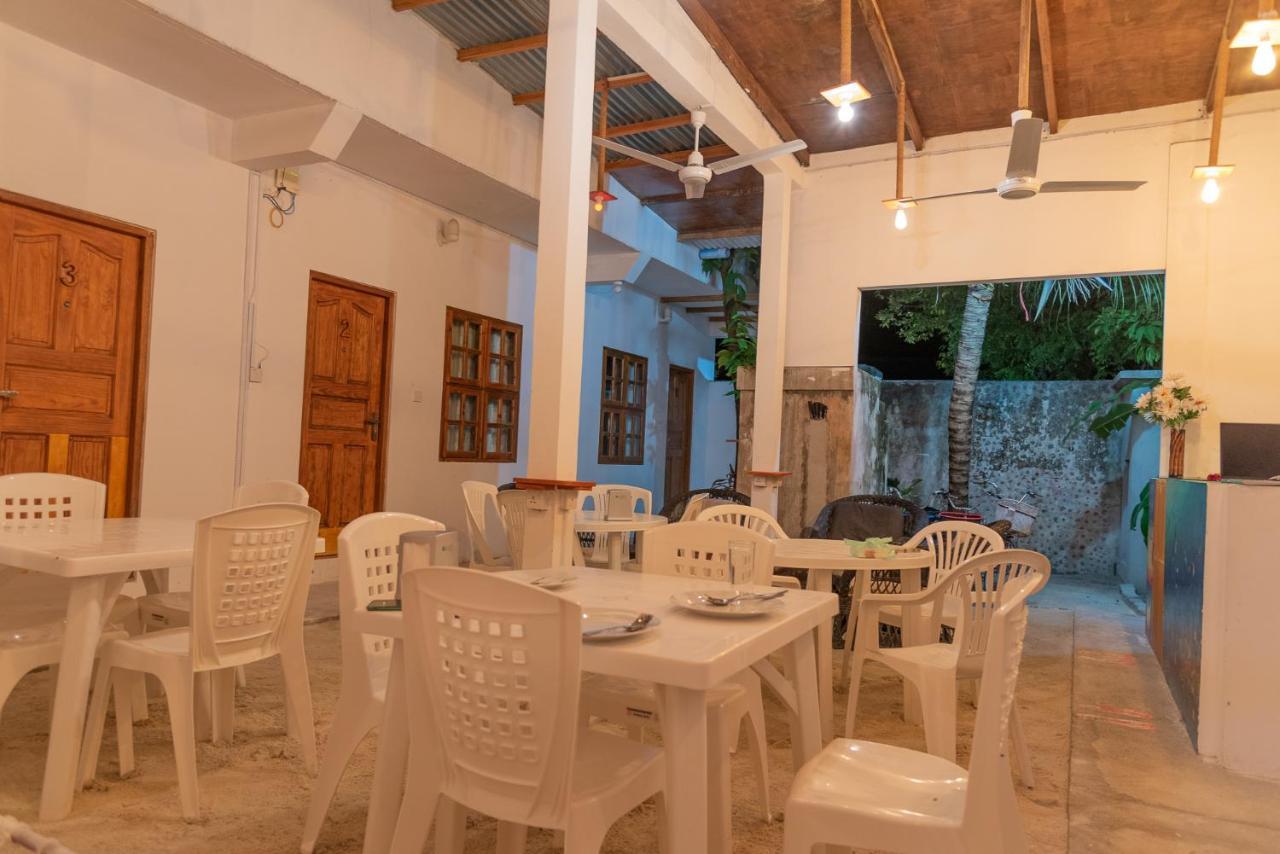 Chao Guest House Maafushi Bagian luar foto